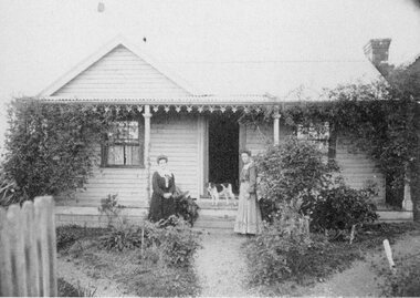 Photograph, Wearmouth Family House in D'Arcy Street