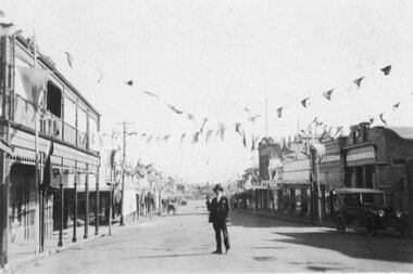 Photograph, Main Street Stawell Easter 1925  looking west from in front of Bull & Mouth Hotel