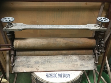 Domestic object - Mangle, Clothes Mangle