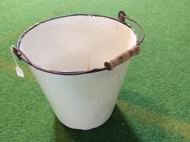 Enamel bucket