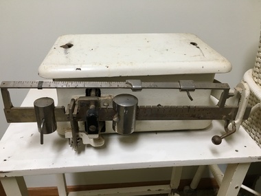 Baby weighing scales, Seca