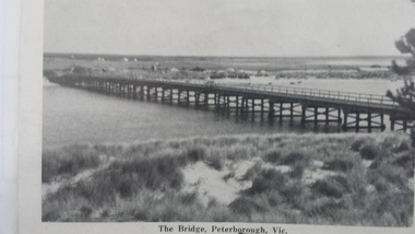 Postcard - Peterborough Hotel and Peterborough Bridge Postcard