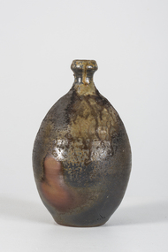 Ceramics (bottle): Heja JUNG (b.JAP, arrived AUS), Bottle