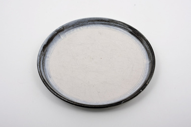 Pottery (plate): Artur HALPERN (b.1908 POL arrived 1945 AUS - d.1976 AUS), Plate