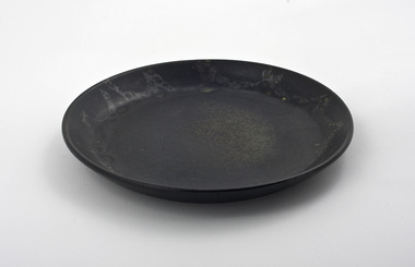 Pottery (plate): Artur HALPERN (b.1908 POL arrived 1945 AUS - d.1976 AUS), Black Platter