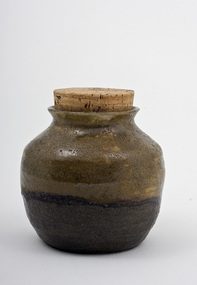 Pottery (pot): Geoffrey DAVIDSON, Cork Lidded Container