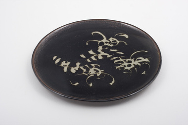 Pottery (plate): Joan ARMFIELD and David ARMFIELD, Platter with White Grevillia Decoration