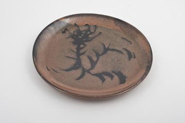 Pottery (plate): Joan ARMFIELD and David ARMFIELD, Platter with Saturated Iron Glaze and Grevillia Decoration