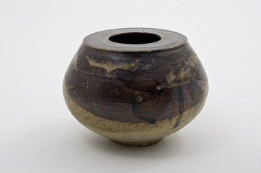 Pottery (vase): Elsa ARDERN (b.1918 NZ-d.2006 AUS), Flat Top Vase