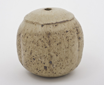 Pottery (vase): Elsa ARDERN (b.1918 NZ-d.2006 AUS), Iron Fleck Vase