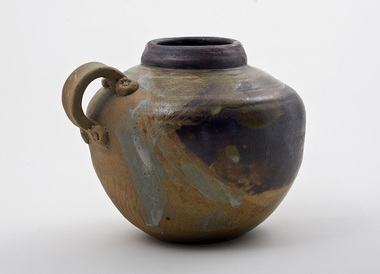 Pottery (urn): Elsa ARDERN (b.1918 NZ-d.2006 AUS), Urn