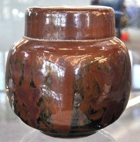 Pottery (Jar): Reg PRESTON (b.1917 Syd, NSW- d.2000 AUS), Covered Ginger Jar