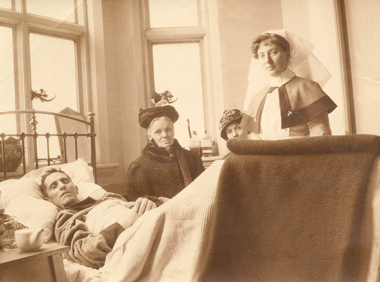 1915 April, 1st London Hospital