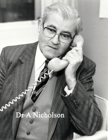 Dr Alan Nicholson