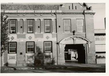 Emergency Entrance, Drummond St