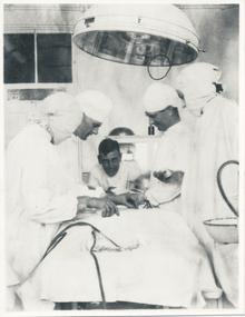 1932, November: Dr E Sheil, N Wilson, H Pearce, Nr B Brown & M Paterson - in Sovereign Remedies