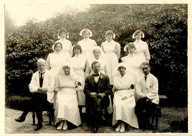 1922 Group: Drs, Nurses & Sisters