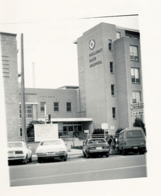 Sloss House Entrance, Yuille House, Drummond St, Annual Report 83/84