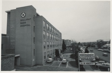 Sloss House Entrance, Yuille House, Drummond St, Annual Report 83/84