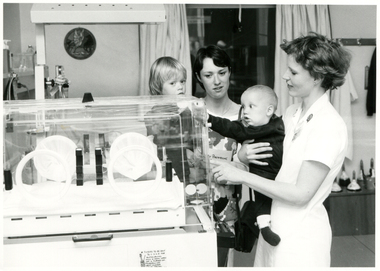 E1, Midwifery, Nursery, S.I.C - Sr Hausler Dr Harry Zehnwirth (Paediatrician), Sr Reilly