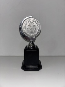 Memorabilia - Girl Guides Lynley Learmonth Queens Guide Oct 1972 Trophy