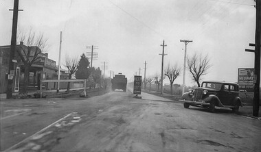 Photograph - Ballarat Rd Cnr Summerhiil Rd Maidstone Looking West Photograph, 1939