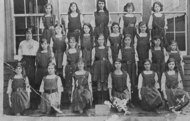 Photograph - Sunshine State School building and students 1930s, [circa 1930s]