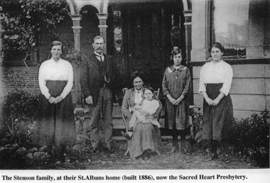 Photograph - Stenson family, Physical, circa 1900