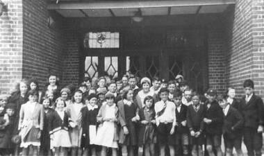 Photograph - Sunshine Picture Theatre Children Outside A Matinee Screening