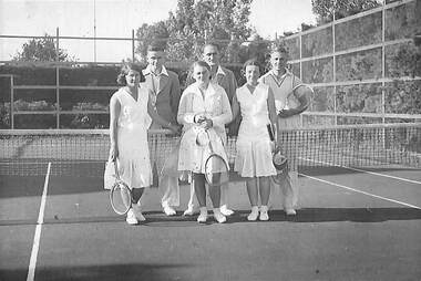 Photograph - Albion Tennis Club team c.1938 - 1939