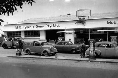 Photograph - Lynch Family Sunshine, 1938 - 1950