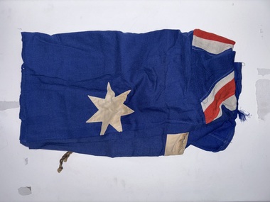 Flag - Western Region Flags - Australia Flag & Red Flag & Qantas Travel Rug