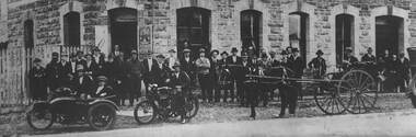 Photograph - Gunn's Braybrook Hotel Ballarat Road Braybrook C1927 Photograph