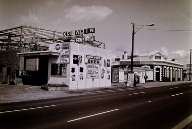 Photograph - Braybrook Hotel Ballarat Road 1989 Photographs, C. McGee, 20th October 1989