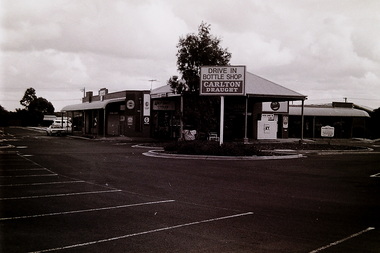 Photograph - Kealba Views Hotel Bottle Shop 38 Main Road East St. Albans 1991 Photographs, Sharon Cavanagh, 18th April 1991