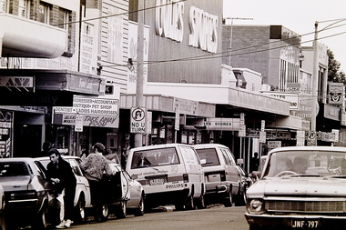 Photograph - Sunshine Shopping Centre Hampshire Road Sunshine 1988 Photographs, C. McGee, 16th May 1988