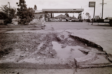 Photograph - Astron Service Station 563 Ballarat Road Albion 1991 Photographs, Adam Ellwood, 1st October 1991