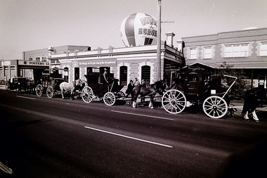 Photograph - Braybrook Hotel 353 Ballarat Road Braybrook 1992 Photographs, John Edwards, 14th August 1992