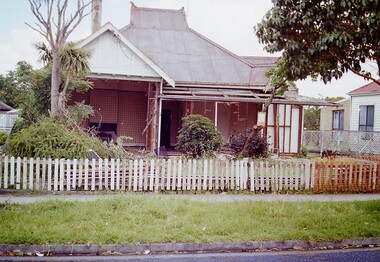 Photograph - 5 Watt Street House Demolition 1999 Photographs, Ken Chandler, 16th November 1999