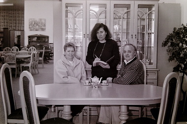 Photograph - Westland Furniture 300 Ballarat Road Braybrook 1993 Photograph, Sharon Walker, 8th July 1993