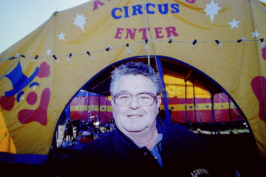 Photograph - Aston Circus Merv Ashton Station Road Albanvale 1999 Photographs, Sunshine Advocate, 3rd June 1999