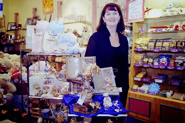 Photograph - Roslynn's Cards And Gifts Shop 16A Sunshine Plaza 1999 Photograph, Larran Reed, 23rd November 1999