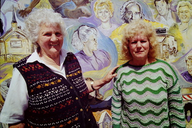 Photograph - St. Albans Youth Club Errington Reserve Mural 1999 Photographs, Ted Kloszynski, 5th October 1999