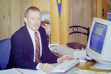 Photograph - Sunshine Taxation Services 14 Kennedy Street Sunshine 2000 Photographs, Ted Kloszynski, 21st June 2000