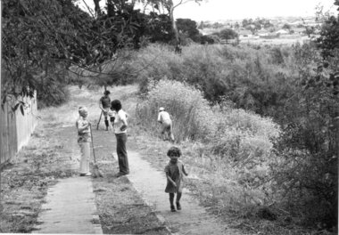 Rockbeare Park 15th February 1976, Laurie Course, 1976
