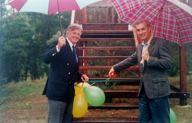 Cutting the ribbon of the new viewing deck, Tom Leigh Photographics, 1993-1994