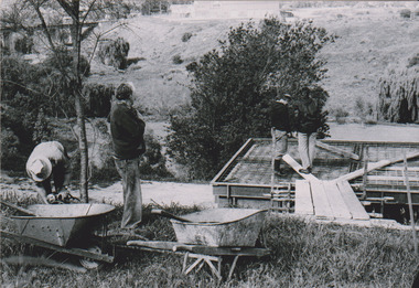 Building 1st ranger's hut, 1979