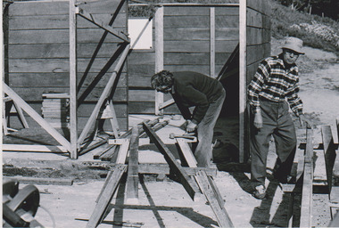 Building 1st ranger's hut, 1979
