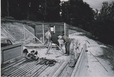 Building 1st ranger's hut, 1979