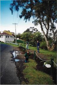 Working Bee c2000, Darebin Parklands Association, 2000